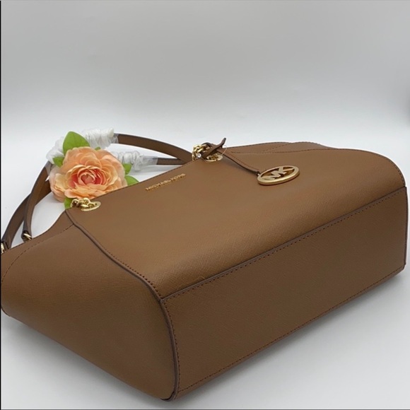 MICHAEL KORS LG CHAIN SHOULDER TOTE LUGGAGE - Picture 15 of 16